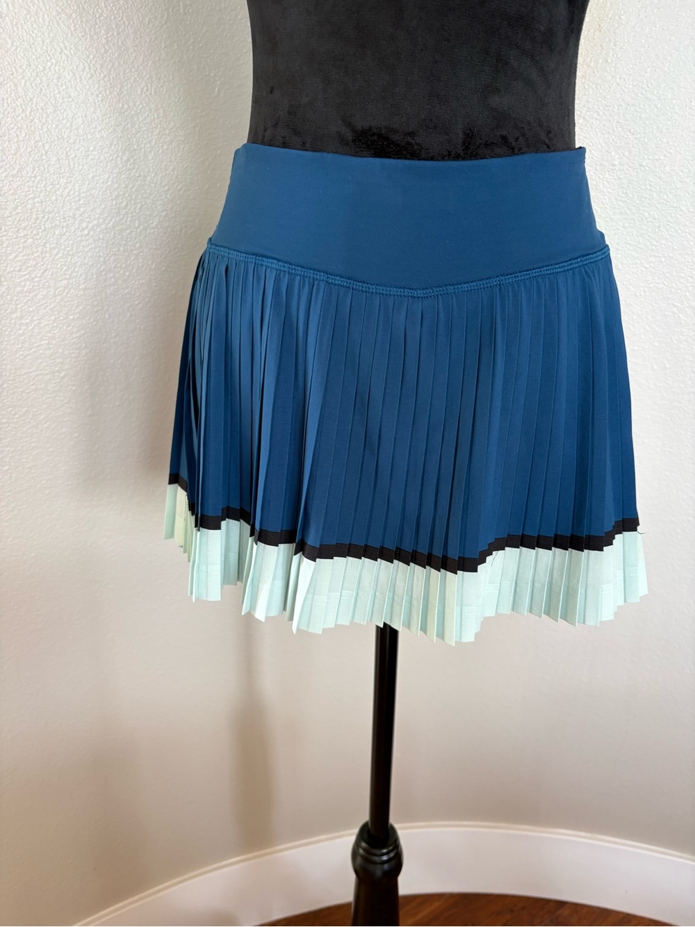 Lululemon Pleated Blue and Mint Colorblock Skirt